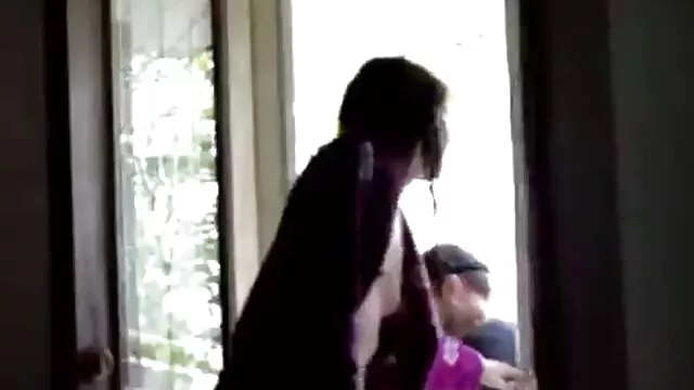 او ورزش ها بیدمشک به مقعد لوتی کوس کامل پاره و سپس تقدیر بر روی صورت خود, او خیلی خشمگین بود!