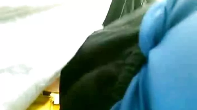 مرد قطع یک سوراخ در لباس شنا و قرار داده عکس و فیلم کیر تو کس شده یک اسباب بازی در بیدمشک