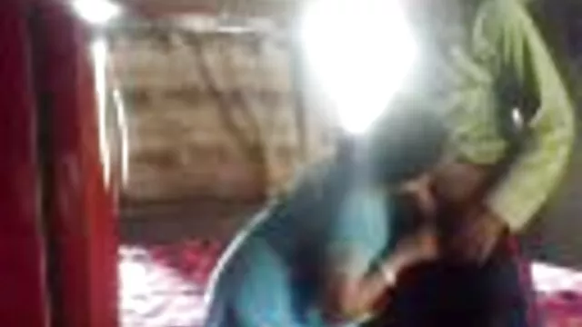 من مجبور نبودم شورت هایم را shahvani انجمن با سبزه ها بردارم ، فقط نوار پارچه را فشار دادم و شروع به لیس زدن clit داغ کردم