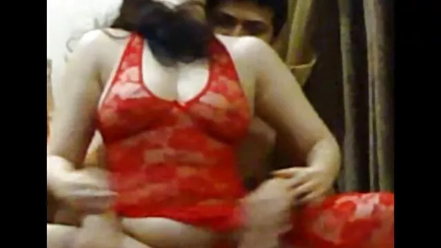 سگ ماده فیلم سکسی انجمن در محل کار می شود بدون ثبت نام