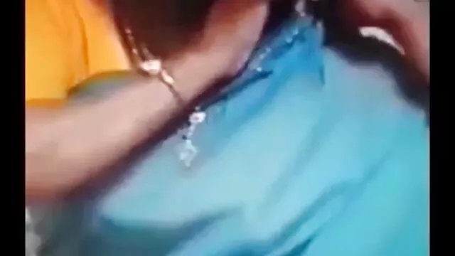نازک و شکننده انگشتان صعود به انجمن لوتی فیلم سکسی و لذت بردن از مناقصه انگشت به دهن, دختر سیاه بزرگ, سر, اما به زودی پاها گسترش و سخت قفسه سینه در نهایت وارد زمان قیمومیت
