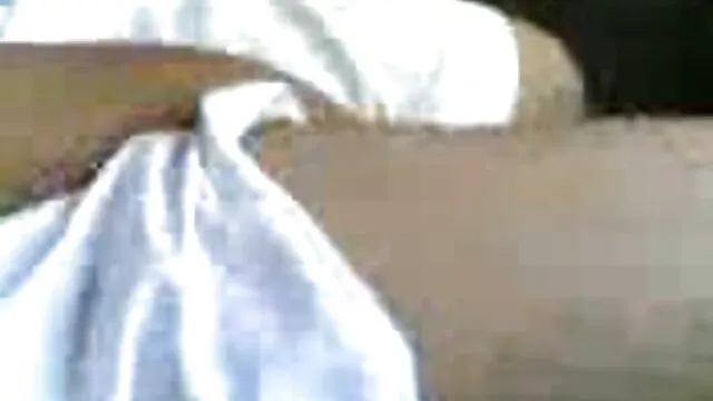 شخص در دیدار دختران در اسکایپ و دعوت آنها را امتحان کنید BDSM لوتی سوپر