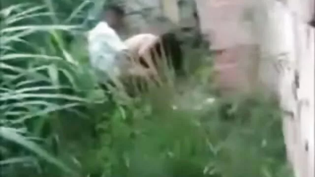 دختران سوپر لوتی کاساندرا به نام او اساسنامه که او را برای همه زیر کلیک