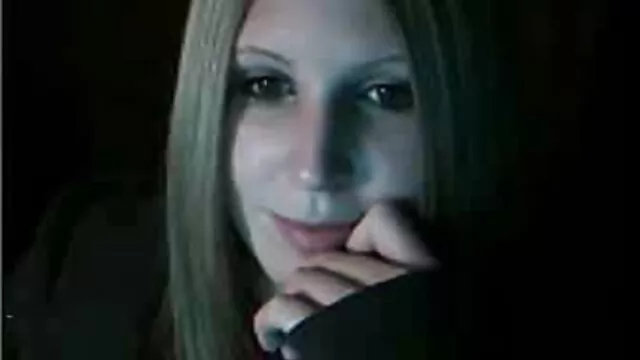 سینه های او لوتی کوس از موضوع کرک و انفجار به آلت تناسلی مرد. شلخته سیاه و سفید استمناء دیک مرد با سینه های غول پیکر خود را در موقعیت های مختلف
