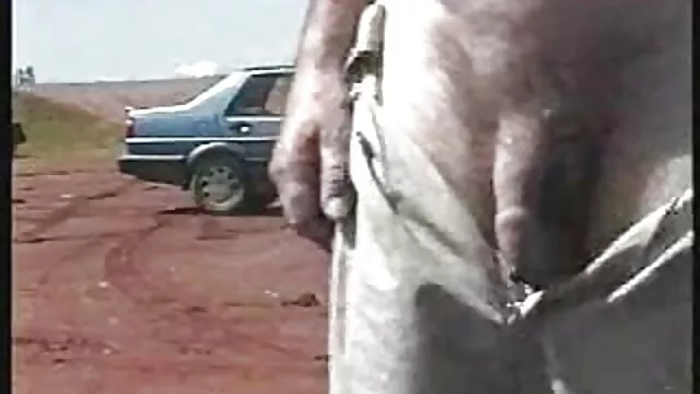 پورنو پرنعمت با یک سگ ماده زیبا و انجمن شهوانى دو مرد