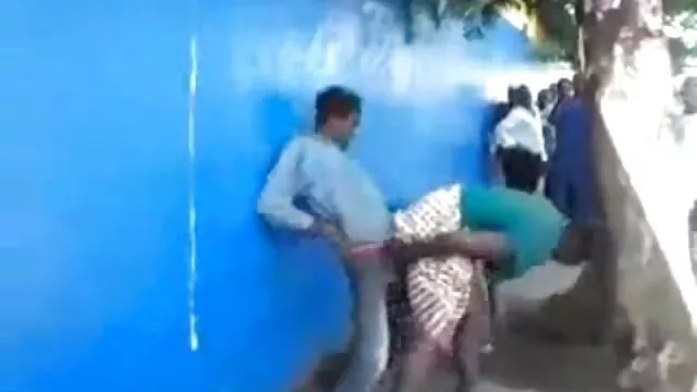 ورزش ها آن کیرکس بازی را دوست دارد زمانی که دیک به طور کامل در الاغ