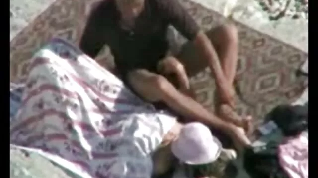 او ملاقات انجمن کیر و کوس کرد و به خانه بازگشت
