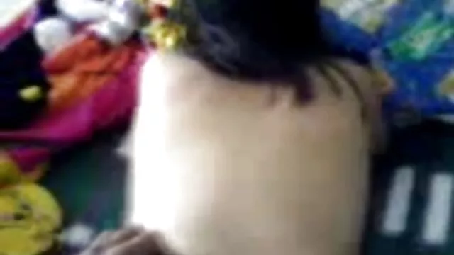 زیبا و دلفریب, استمناء فیلم های انجمن لوتی در ماشین